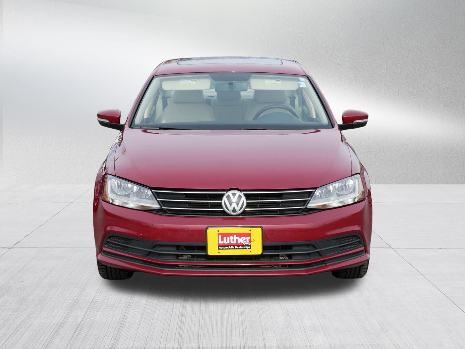 Used 2017 Volkswagen Jetta SE image 3