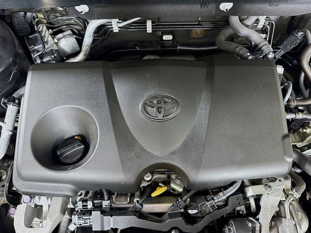 Used 2020 Toyota RAV4 LE w/ Carpet Mat Package image 27