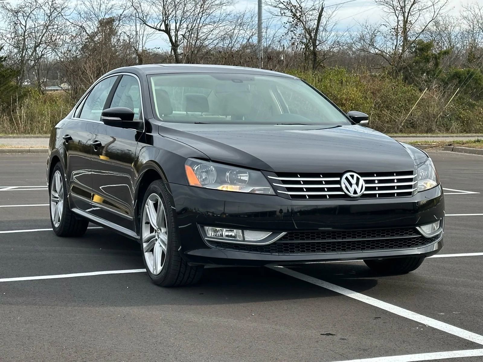 Used 2015 Volkswagen Passat 1.8T SEL Premium image 3