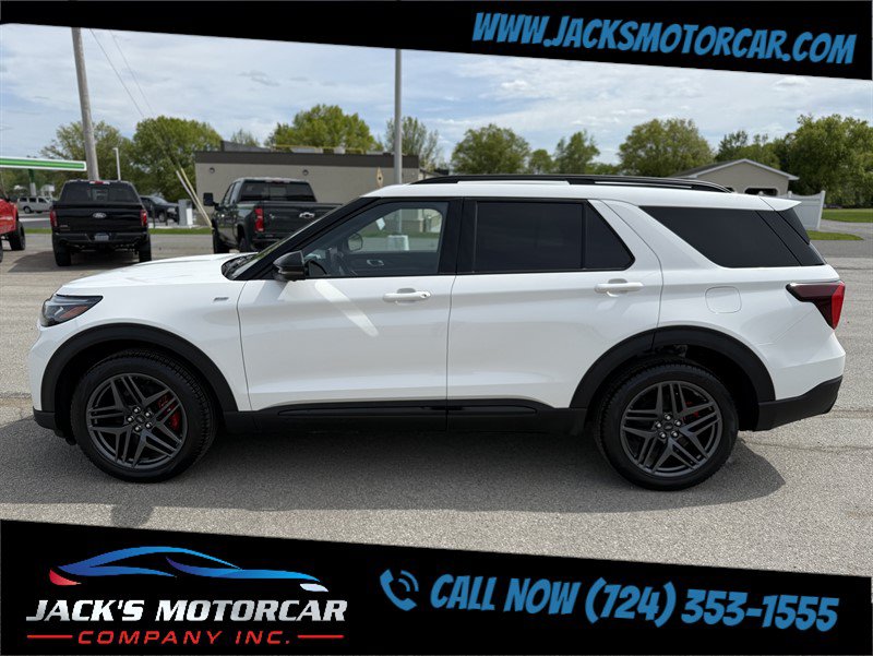 Used 2025 Ford Explorer ST-Line w/ ST-Line Street Pack AWD/4WD image 6