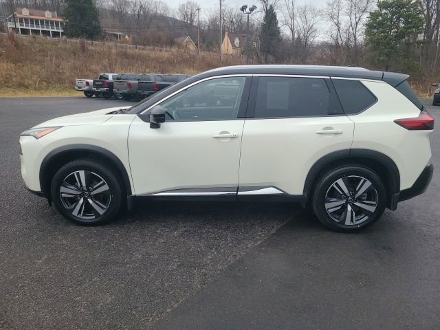 Used 2021 Nissan Rogue SL w/ Premium Package image 2