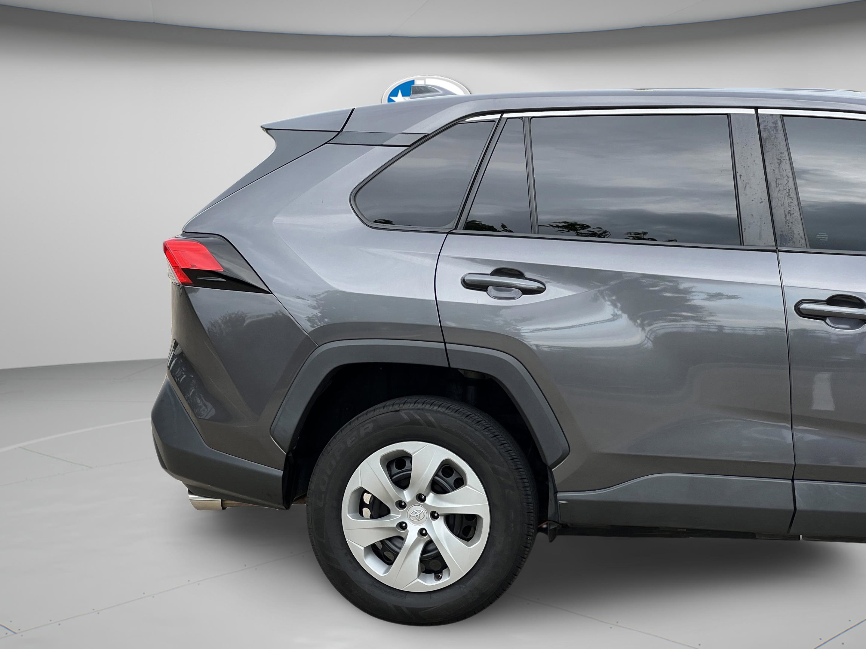 Used 2022 Toyota RAV4 LE FWD image 31