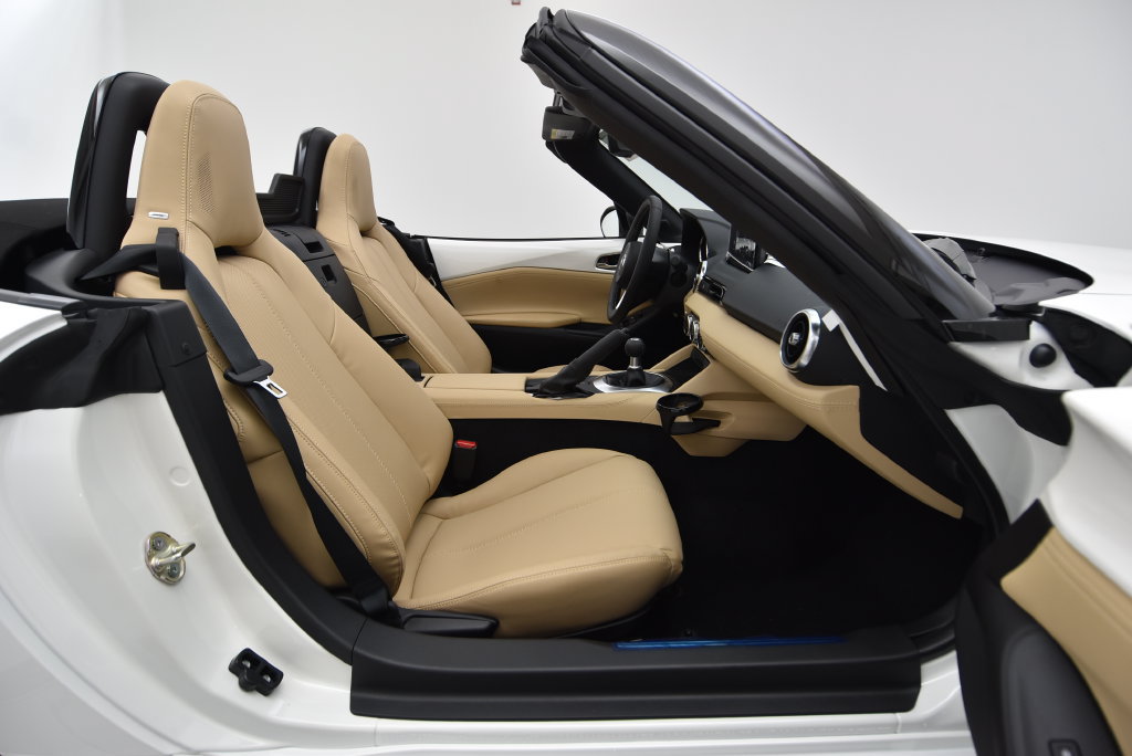 Used 2025 MAZDA MX-5 Miata Grand Touring w/ Appearance Package RWD image 22