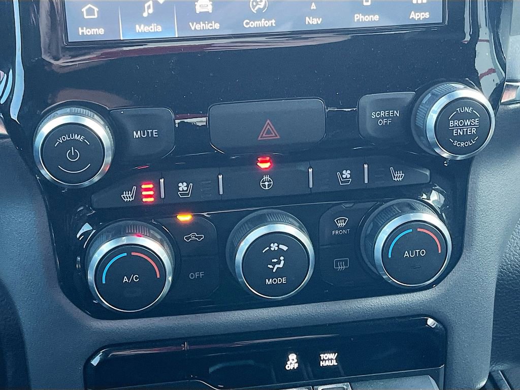 Used 2024 RAM 1500 Laramie image 16