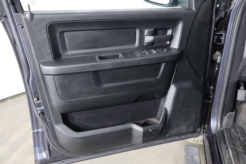 Used 2018 RAM 1500 Express RWD image 19