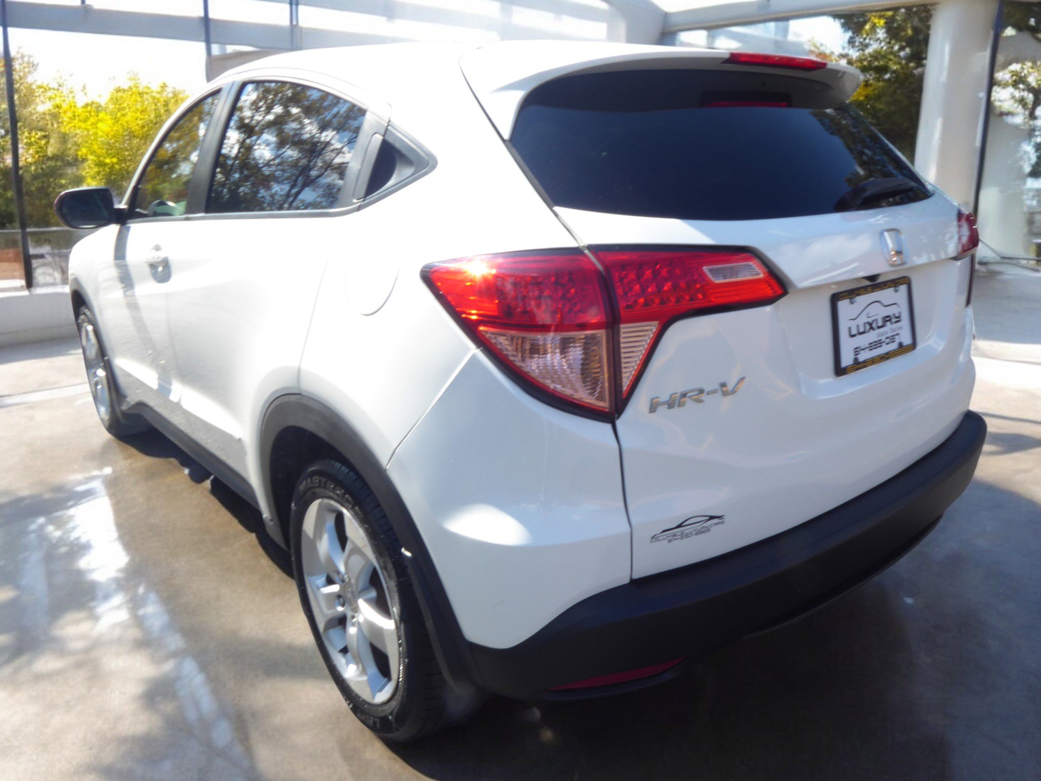 Used 2016 Honda HR-V EX image 8