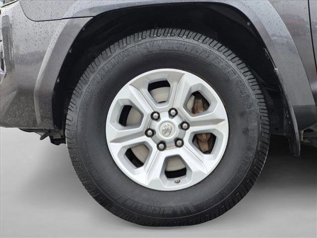 Used 2020 Toyota 4Runner SR5 Premium w/ Moonroof Package RWD image 24