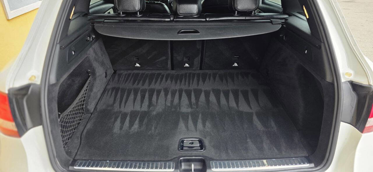 Used 2019 Mercedes-Benz GLC 300 w/ Premium Package image 27