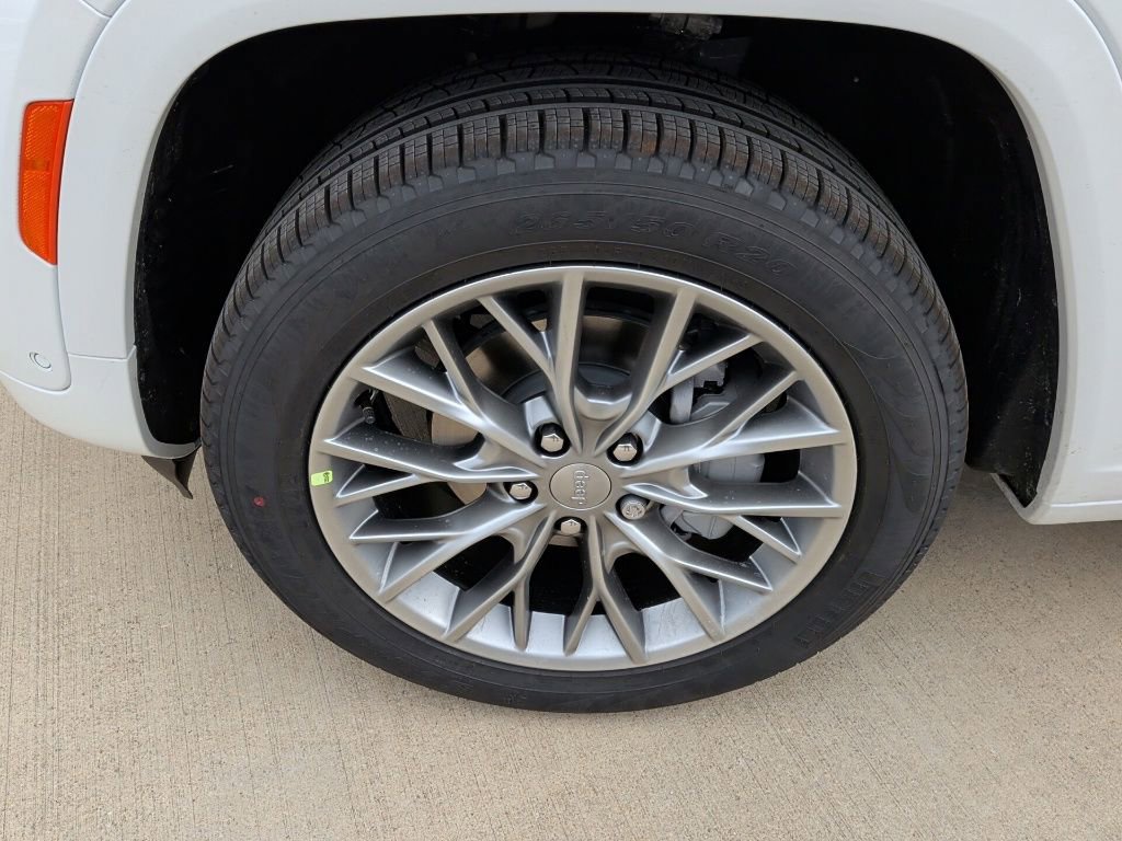 New 2025 Jeep Grand Cherokee Summit image 57