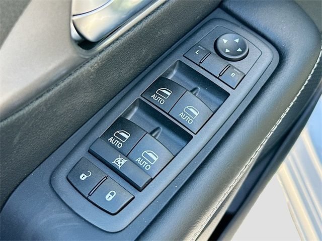 New 2026 Chrysler Voyager LX FWD image 12