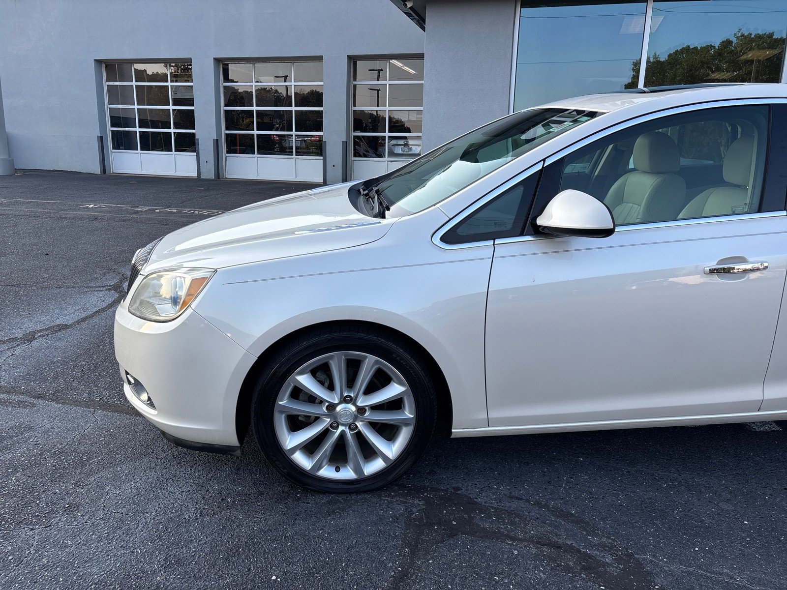 Used 2015 Buick Verano Leather w/ Experience Buick Package image 7