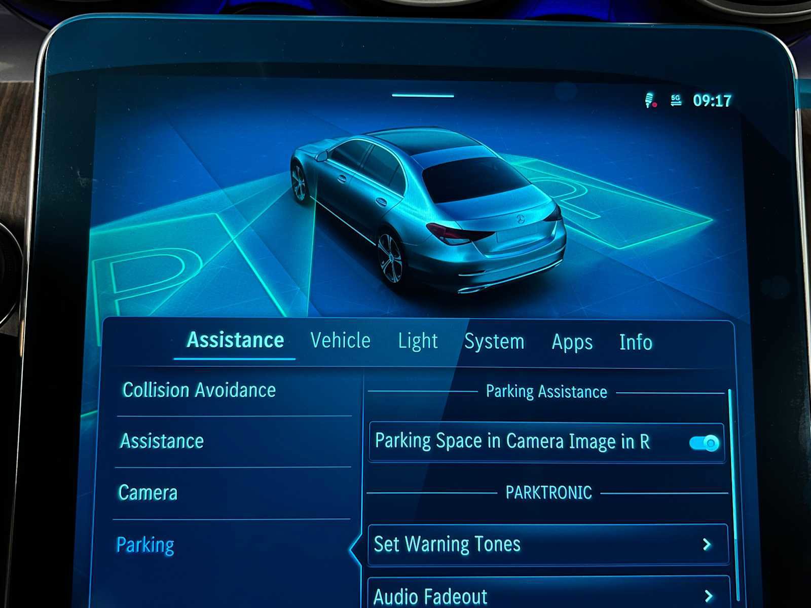 Used 2025 Mercedes-Benz C 300 4MATIC Sedan image 30