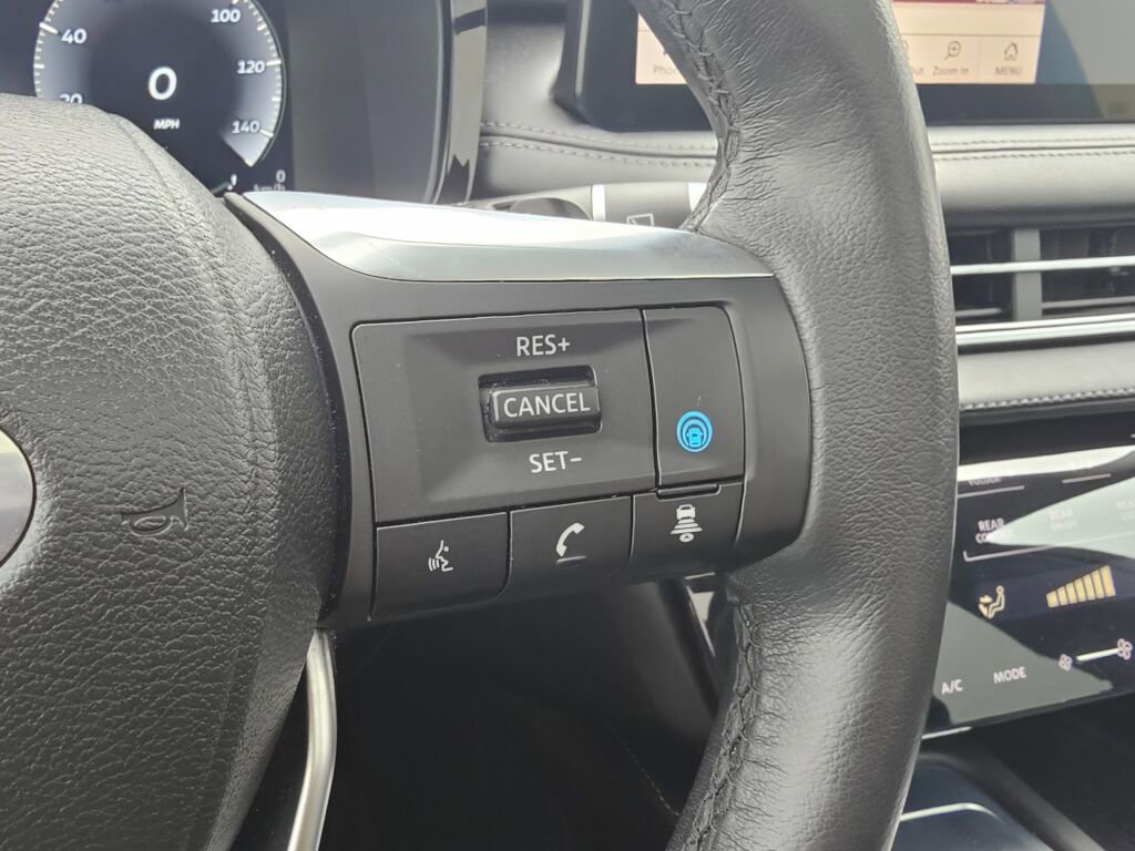 Used 2024 INFINITI QX60 Luxe image 32