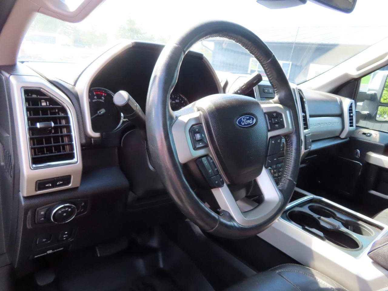 Used 2018 Ford F250 Lariat w/ Lariat Ultimate Package AWD/4WD image 33
