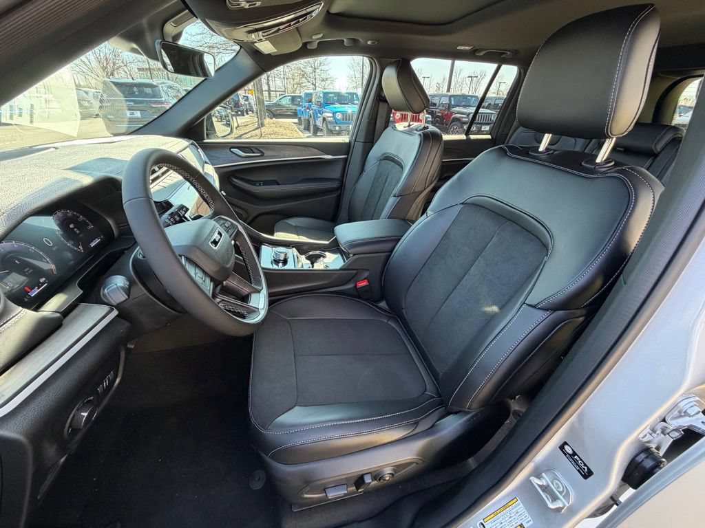 New 2026 Jeep Grand Cherokee Altitude AWD/4WD image 14