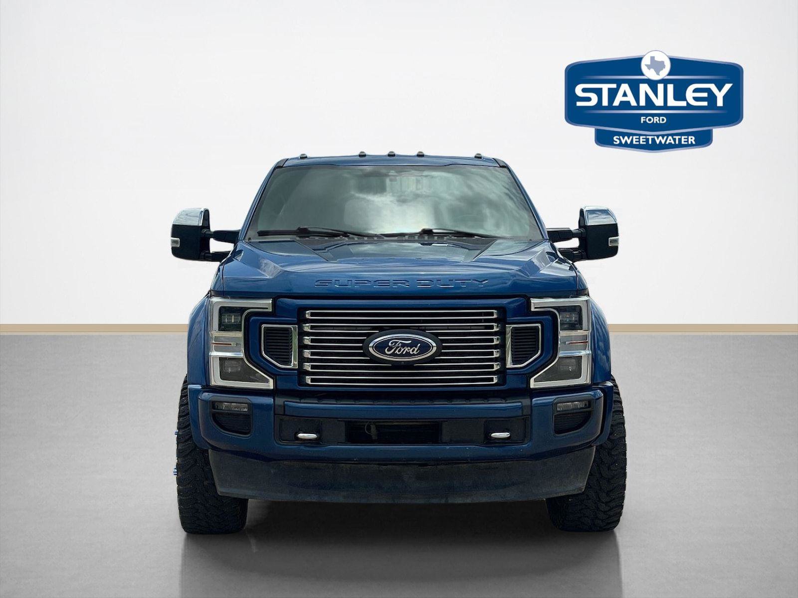 Used 2022 Ford F450 Platinum w/ FX4 Off-Road Package AWD/4WD image 2