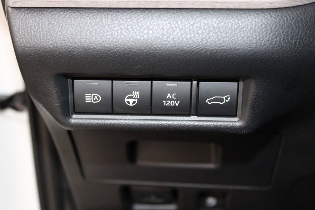 Used 2025 Toyota Grand Highlander Limited image 46