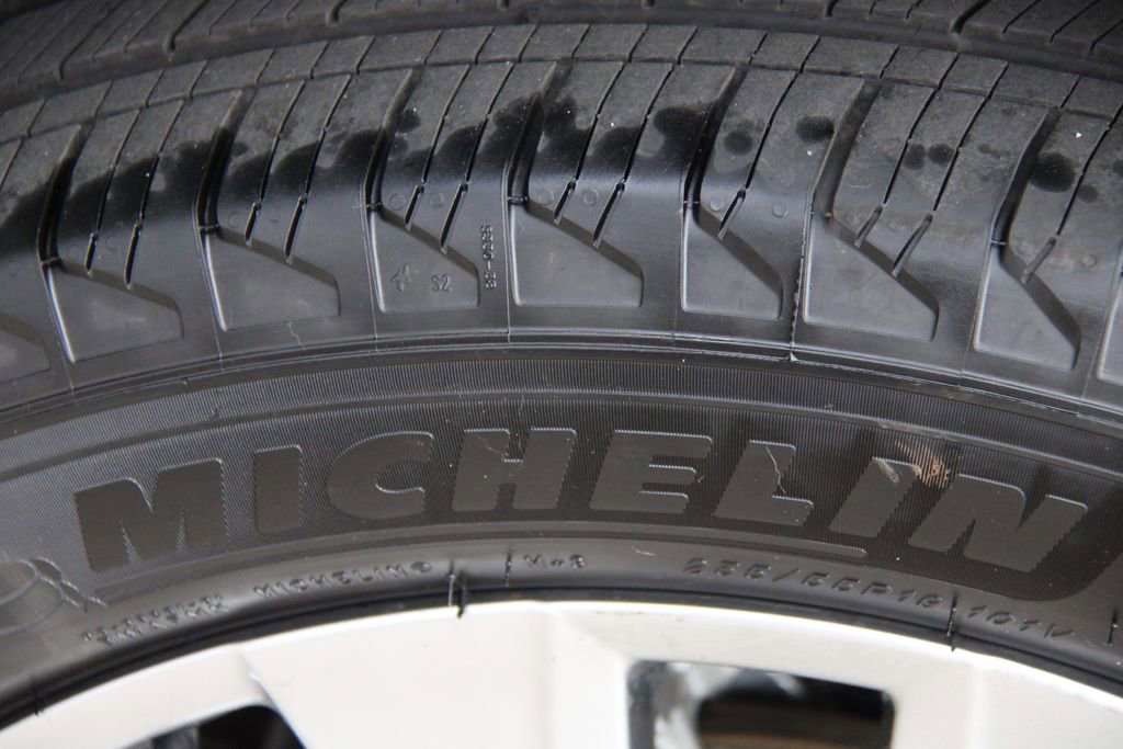 Used 2025 Toyota RAV4 XLE Premium image 31