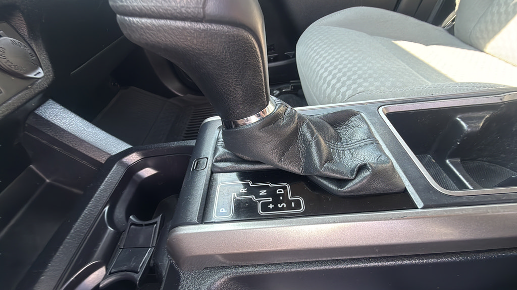 Used 2021 Toyota Tacoma SR5 AWD/4WD image 9