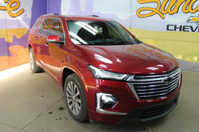 Used 2023 Chevrolet Traverse Premier AWD/4WD image 2