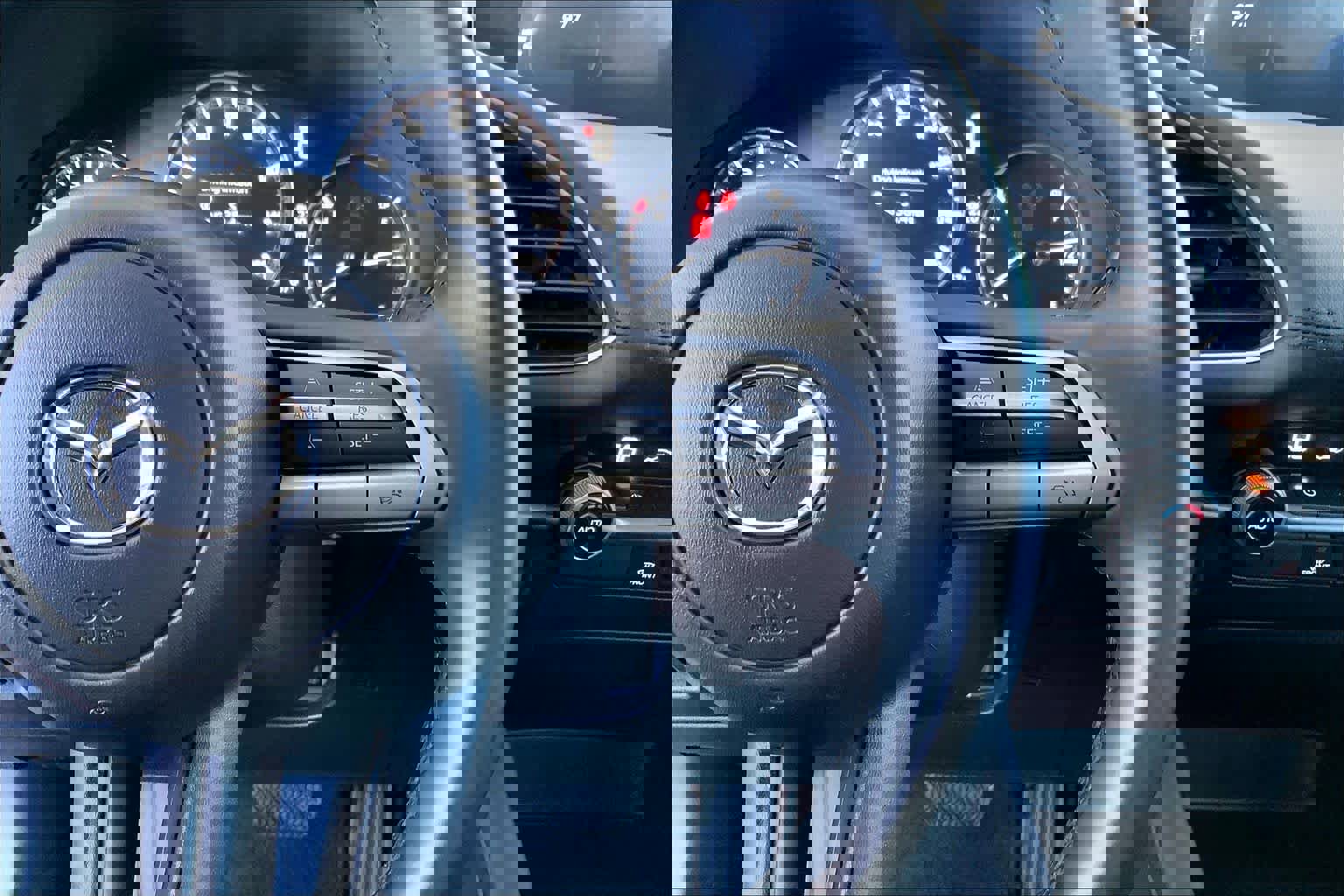 Used 2023 MAZDA MAZDA3 s image 24