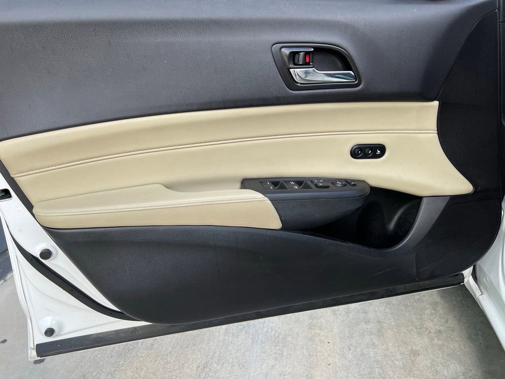 Used 2017 Acura ILX FWD image 9