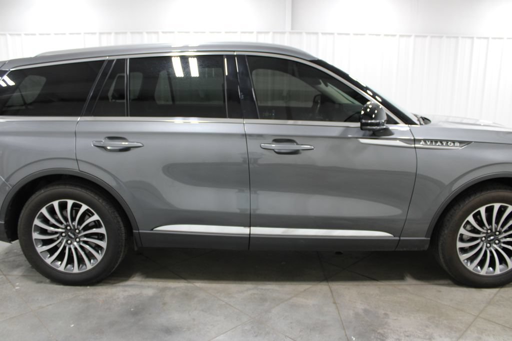 Used 2024 Lincoln Aviator Reserve w/ Equipment Group 201A RWD image 11