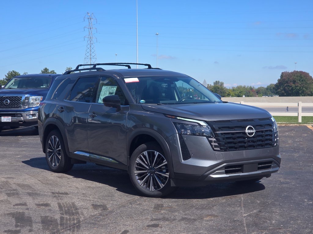 New 2026 Nissan Pathfinder Platinum w/ Accent Package AWD/4WD image 2