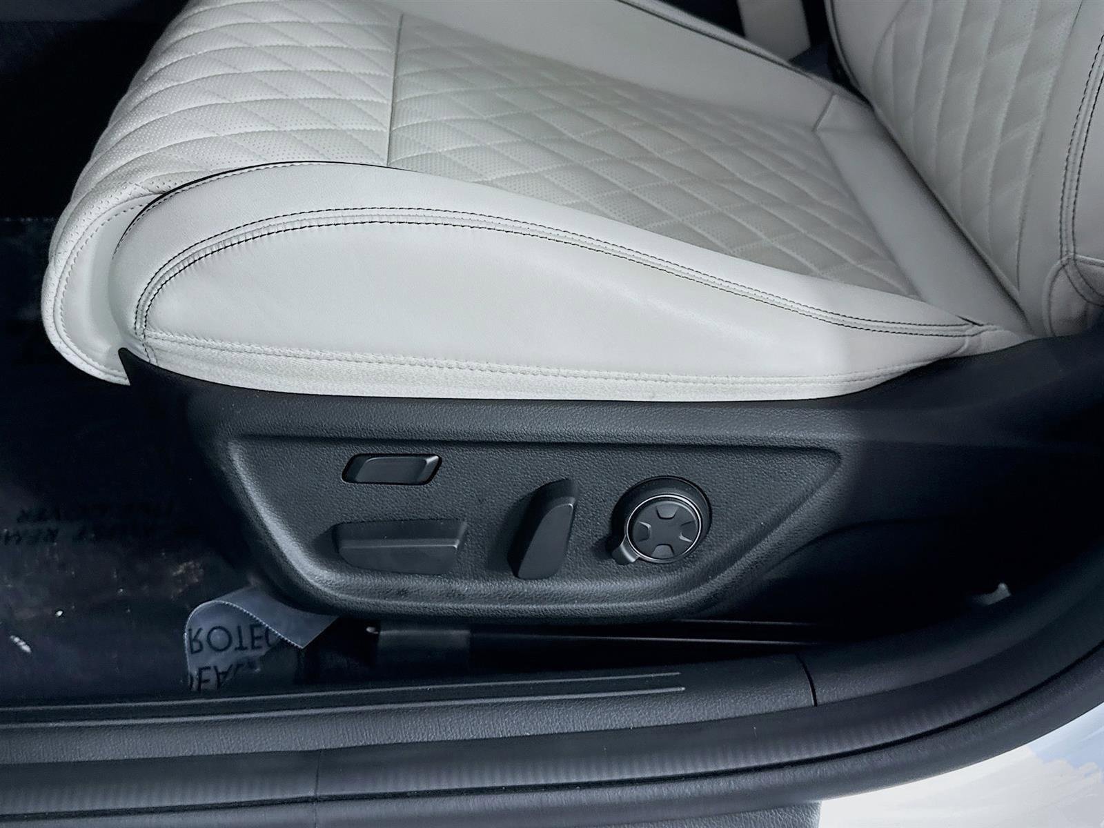 Certified 2025 Genesis G70 3.3T Advanced w/ Sport Prestige Package image 22