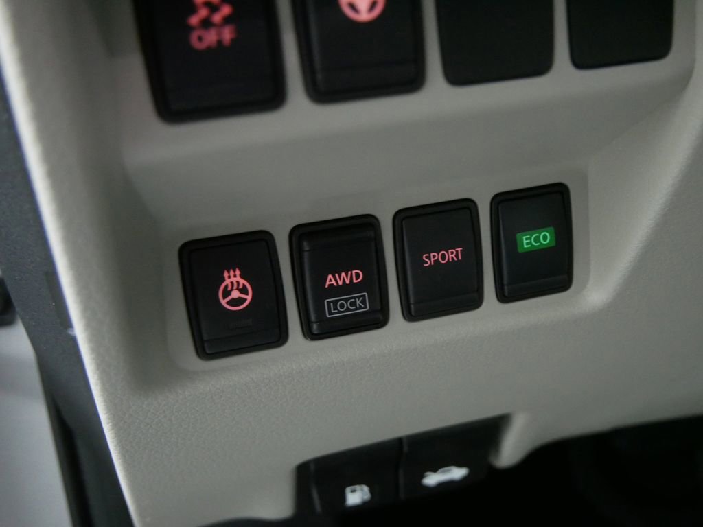 Used 2020 Nissan Rogue Sport SL w/ Premium Package image 18