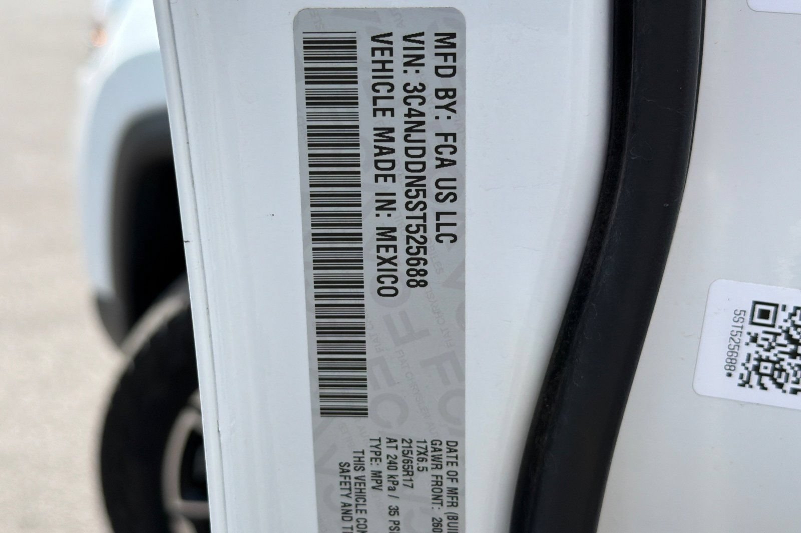 Used 2025 Jeep Compass Trailhawk AWD/4WD image 29
