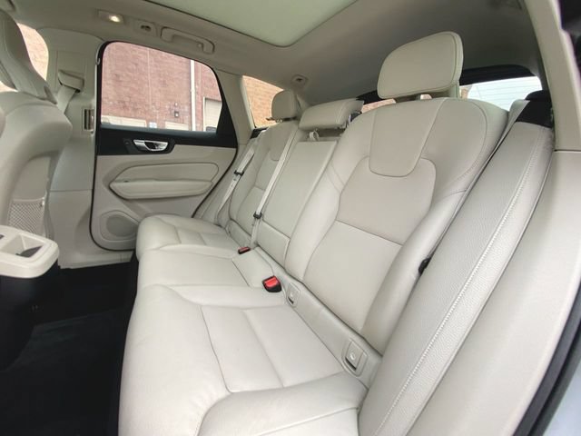 Used 2025 Volvo XC60 B5 Plus w/ Protection Package Premier AWD/4WD image 25
