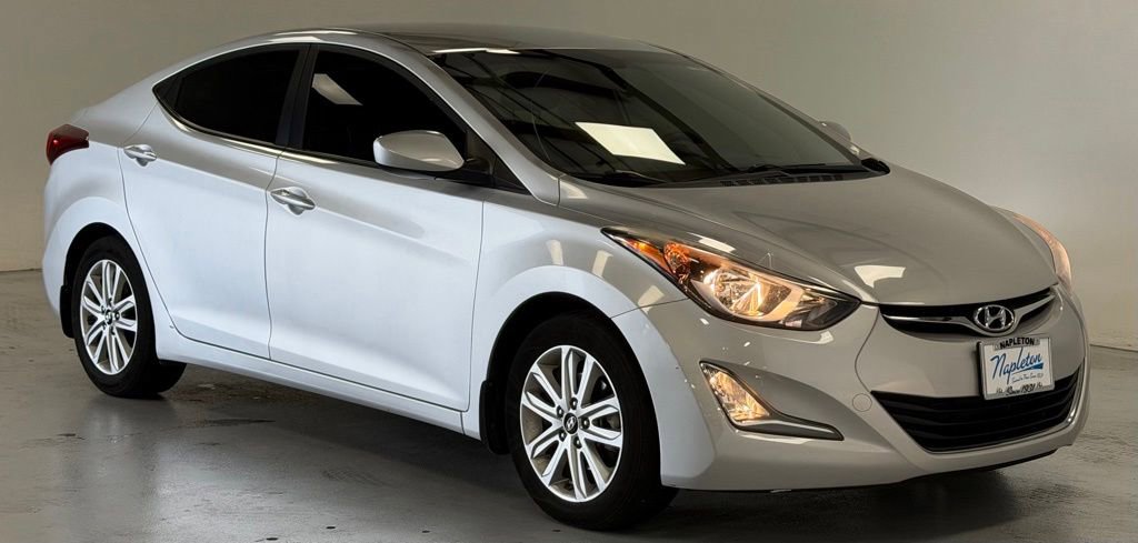 Used 2015 Hyundai Elantra SE w/ Option Group 02 FWD image 6