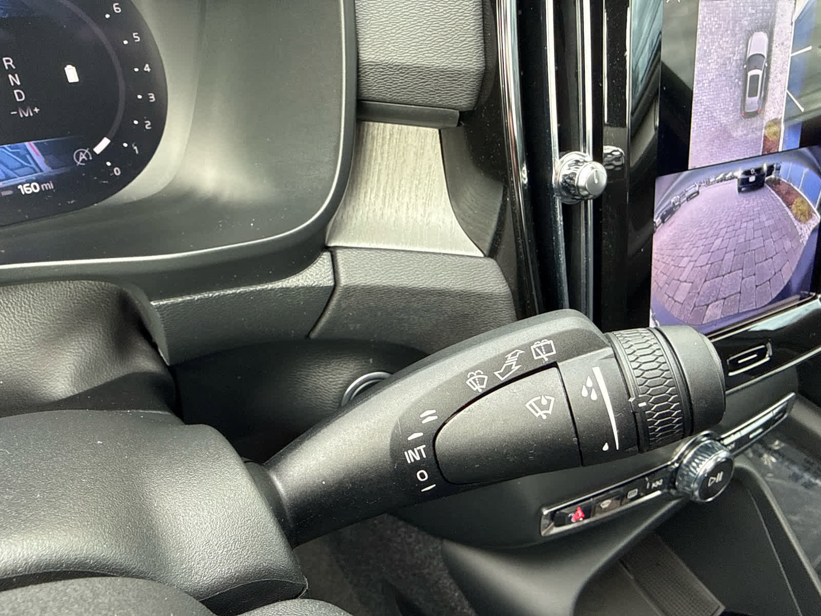 Used 2026 Volvo XC40 B5 Plus w/ Protection Package Premier image 38