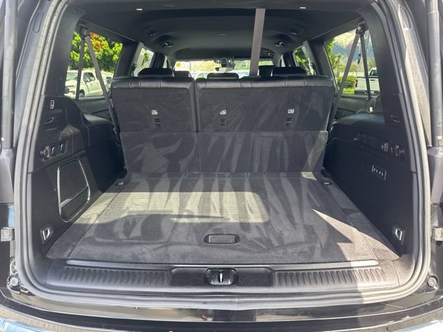 Used 2024 Jeep Wagoneer L Series II w/ Flexible Seating Group AWD/4WD image 12