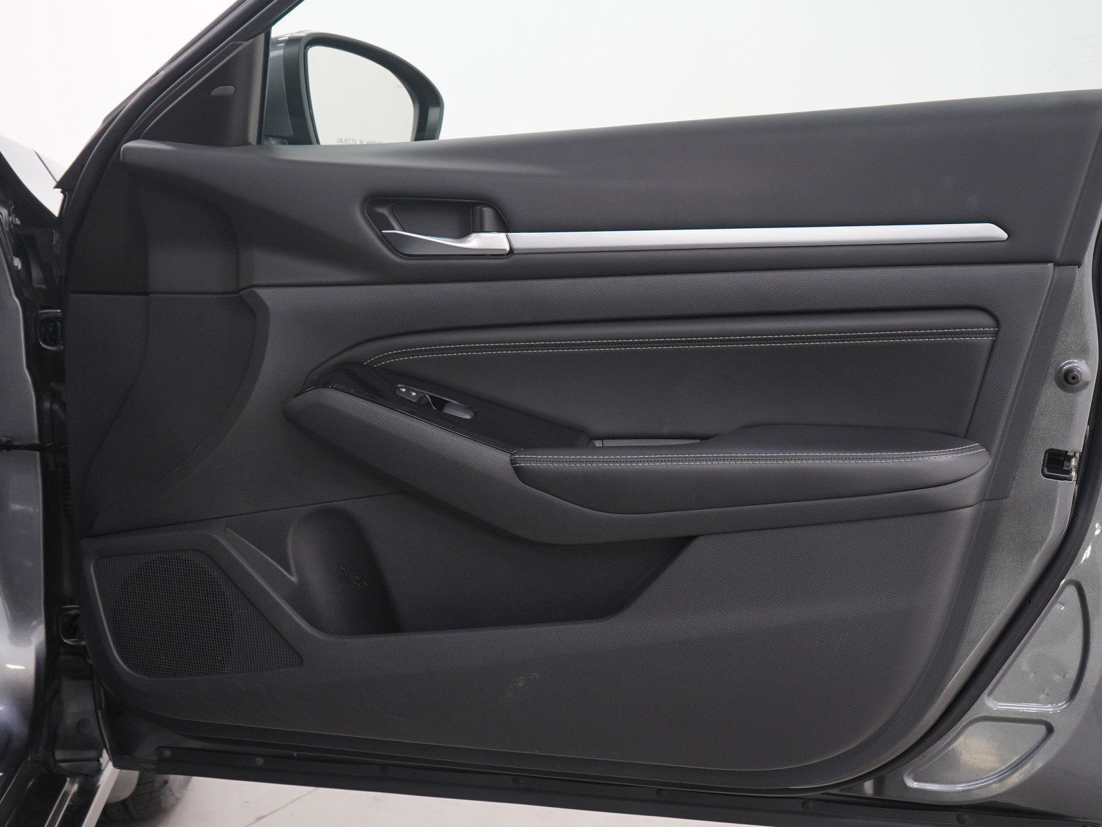 Used 2023 Nissan Altima 2.5 SV w/ SV Premium Package image 9