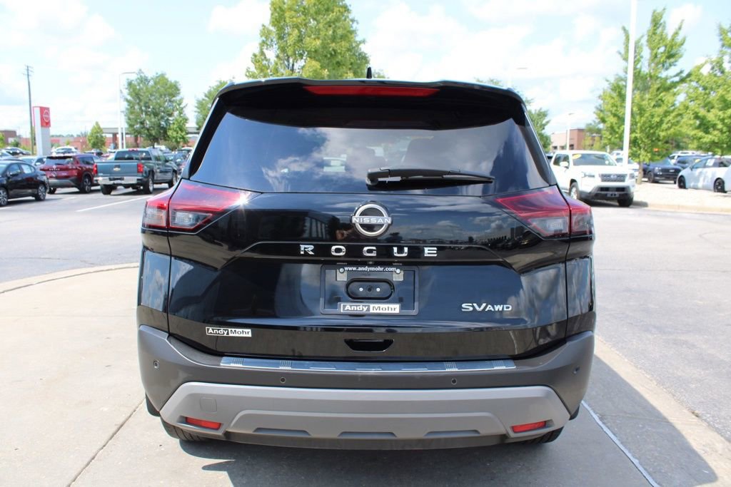 Used 2023 Nissan Rogue SV image 8