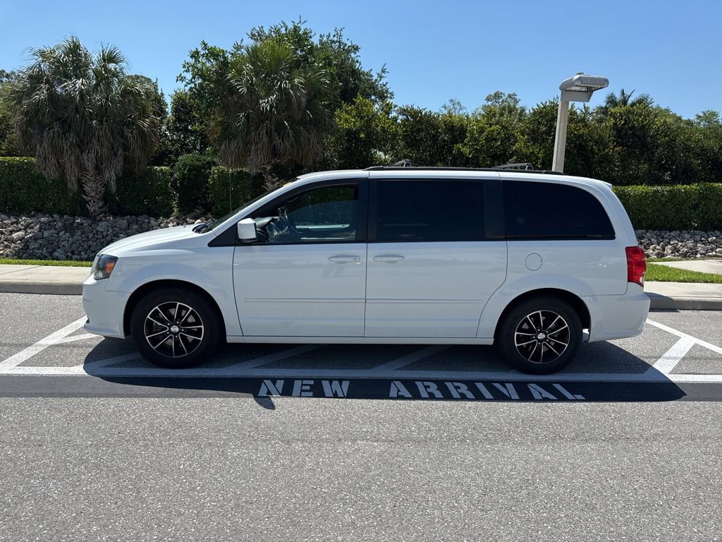 Used 2016 Dodge Grand Caravan R/T FWD image 2