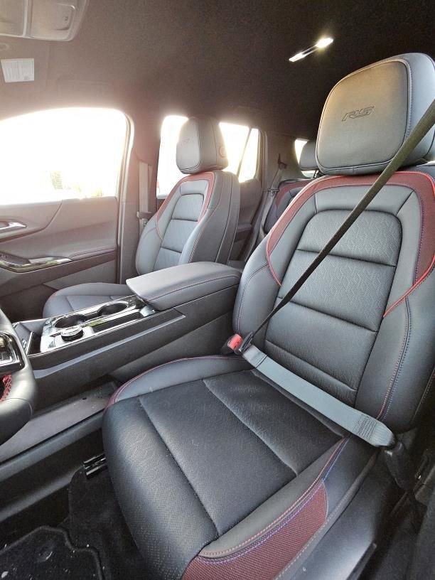 Used 2025 Chevrolet Equinox RS w/ Convenience Package III image 6