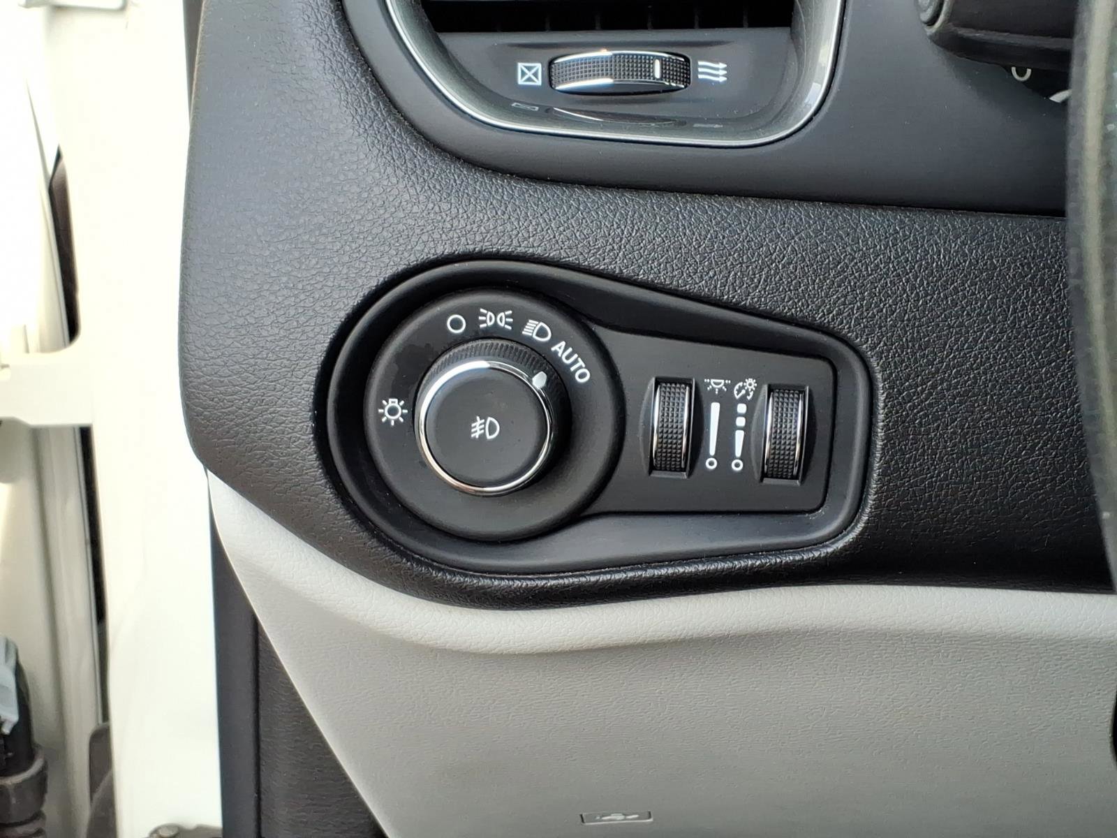 Used 2020 Jeep Renegade Limited w/ Safety and Security Group FWD image 22
