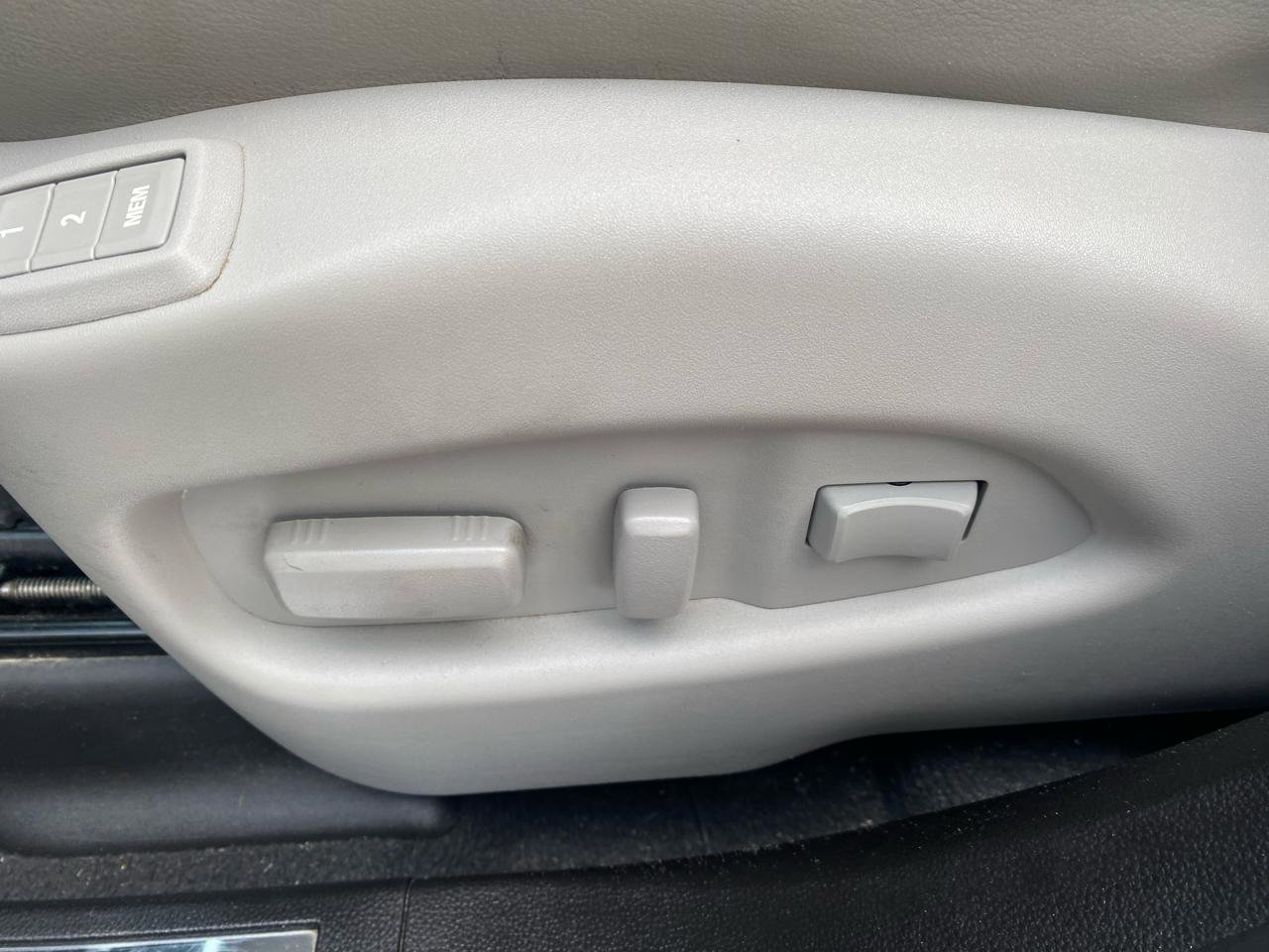 Used 2016 Cadillac SRX Performance AWD/4WD image 11