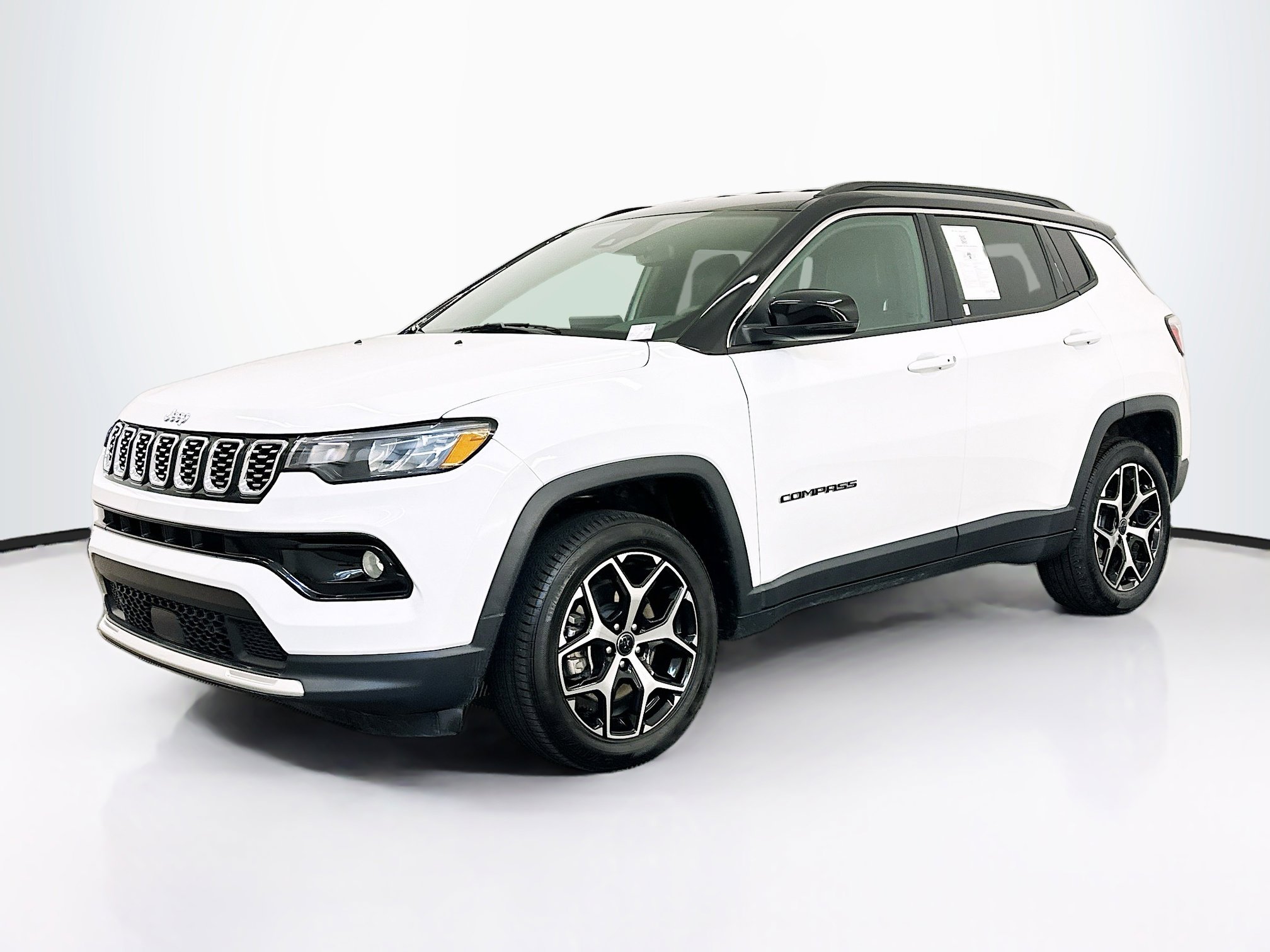 Used 2025 Jeep Compass Limited image 3