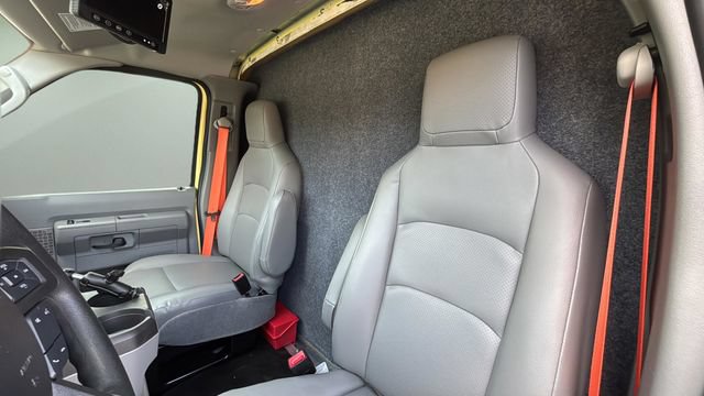 Used 2022 Ford E-450 and Econoline 450 Super Duty RWD image 23