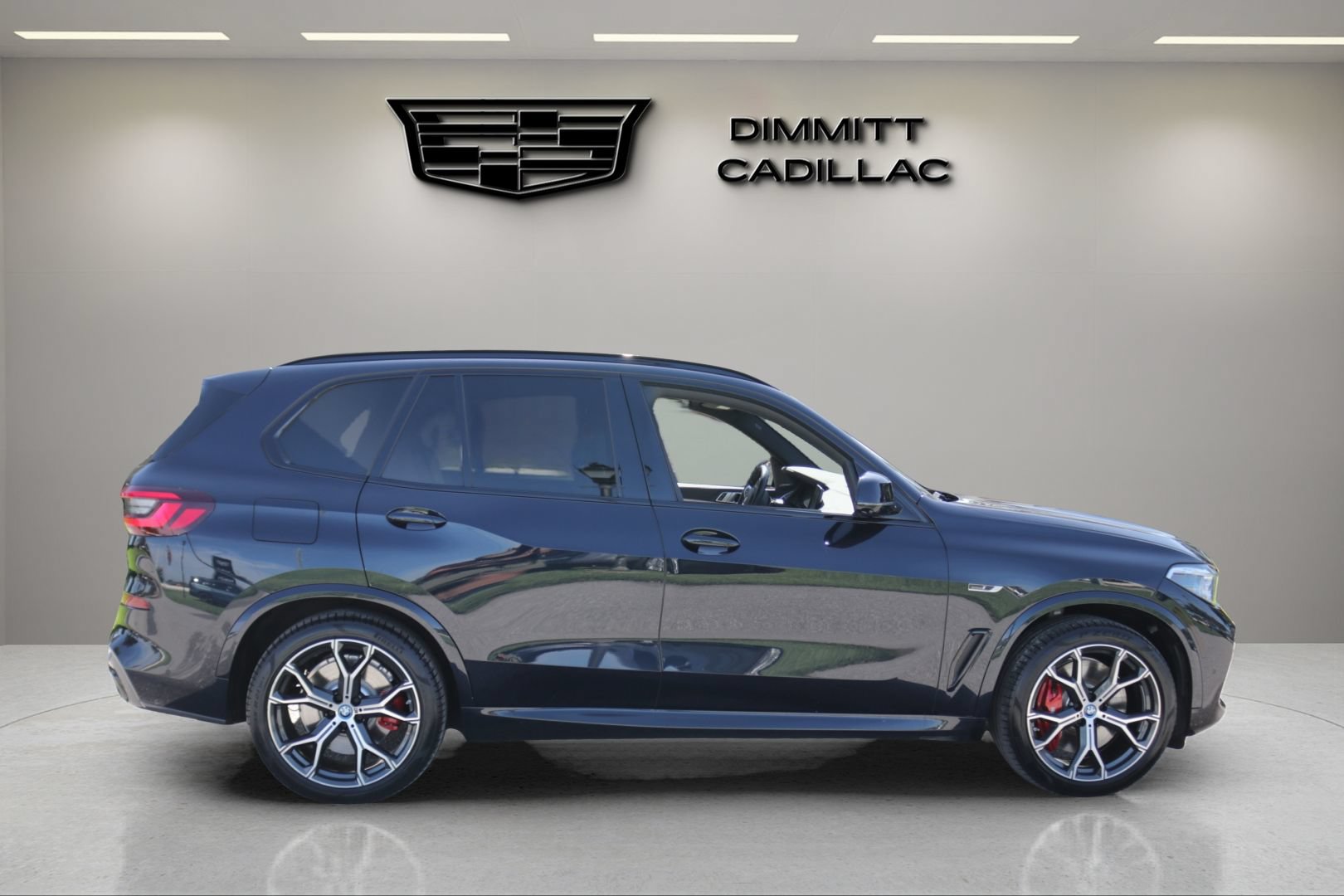 Used 2022 BMW X5 xDrive45e w/ M Sport Package AWD/4WD image 4