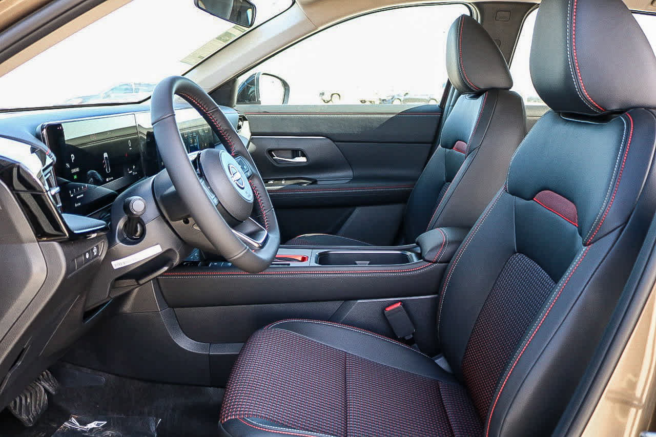 New 2026 Nissan Kicks SR FWD image 33