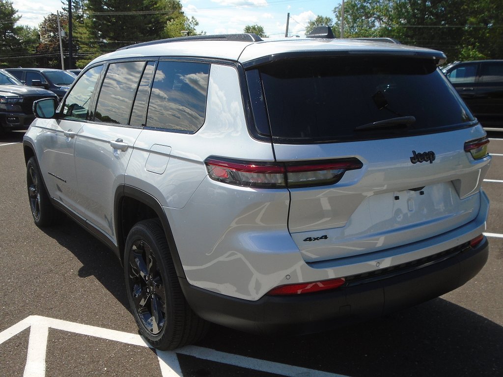 New 2025 Jeep Grand Cherokee L Altitude AWD/4WD image 3
