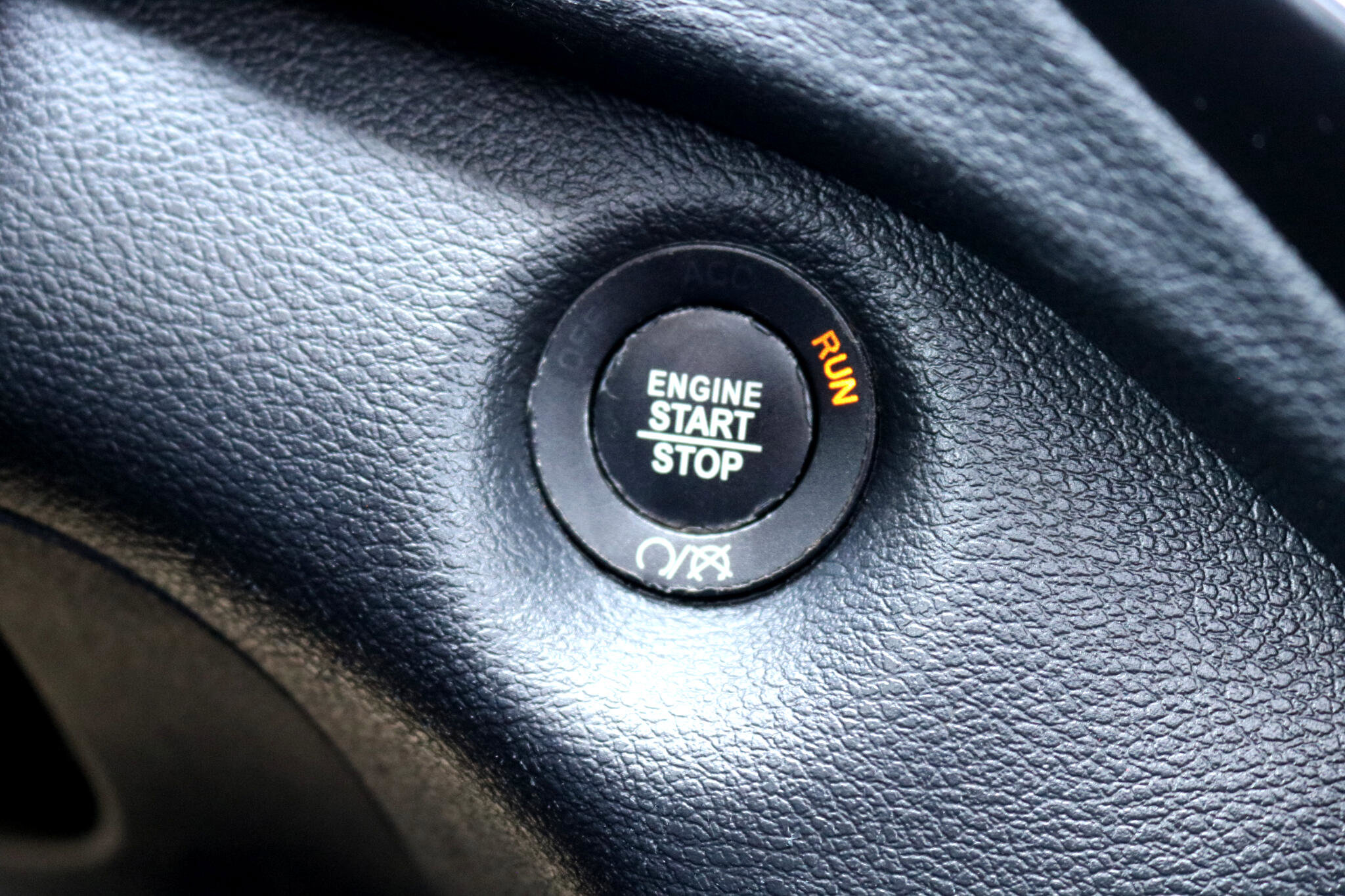 Used 2020 Jeep Cherokee Limited image 32