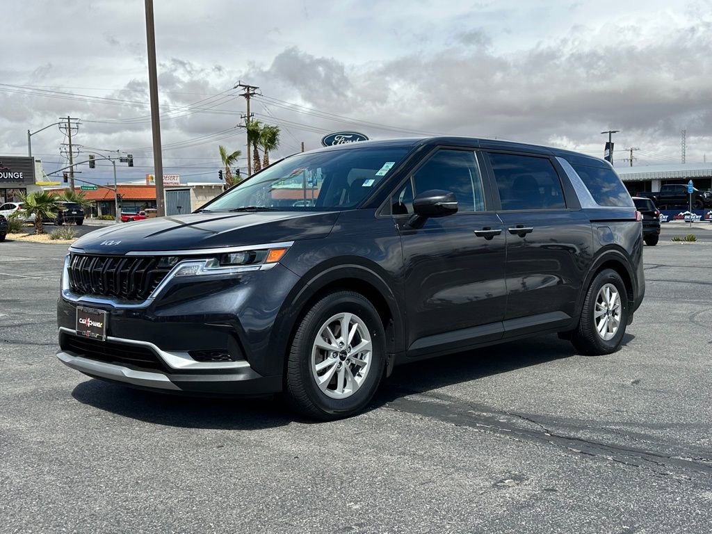 Used 2022 Kia Carnival LX image 3