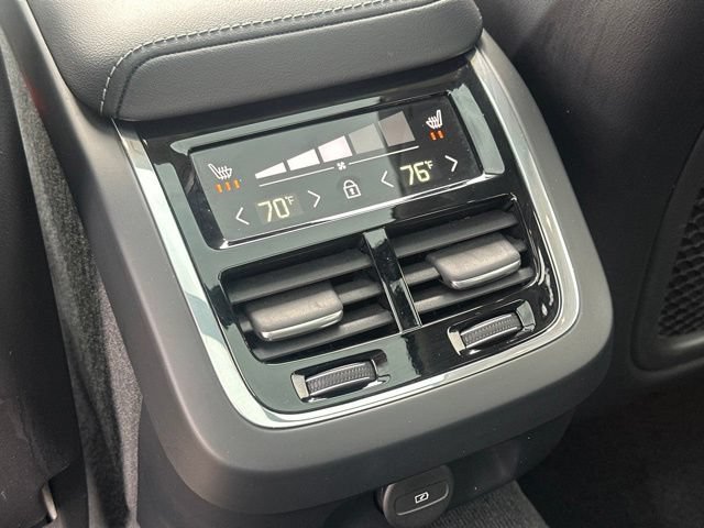 Certified 2024 Volvo V60 B5 Cross Country Ultimate w/ Protection Package Premier AWD/4WD image 14