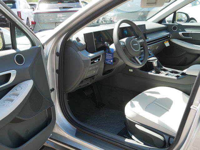 New 2026 Hyundai Sonata SE FWD image 5